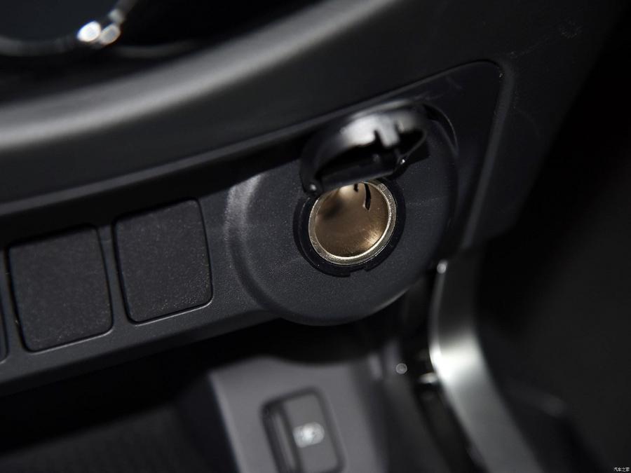 Детали интерьера Nissan Terra 2018 года  (CN) (фото 57 из 144)